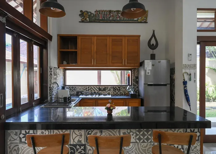 Villa Rumah Kedua - 3 Bedrooms , *