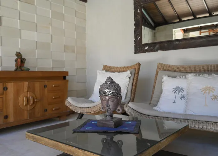 Rumah Kedua - 3 Bedrooms , Villa Seminyak