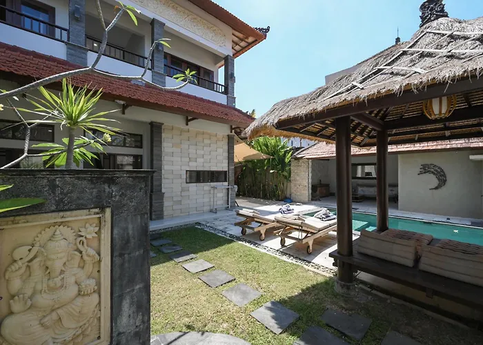 Rumah Kedua - 3 Bedrooms , Villa