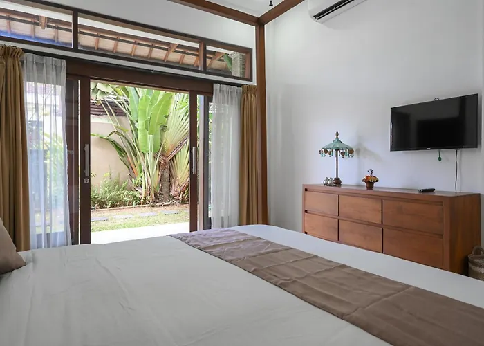 Rumah Kedua - 3 Bedrooms , Seminyak