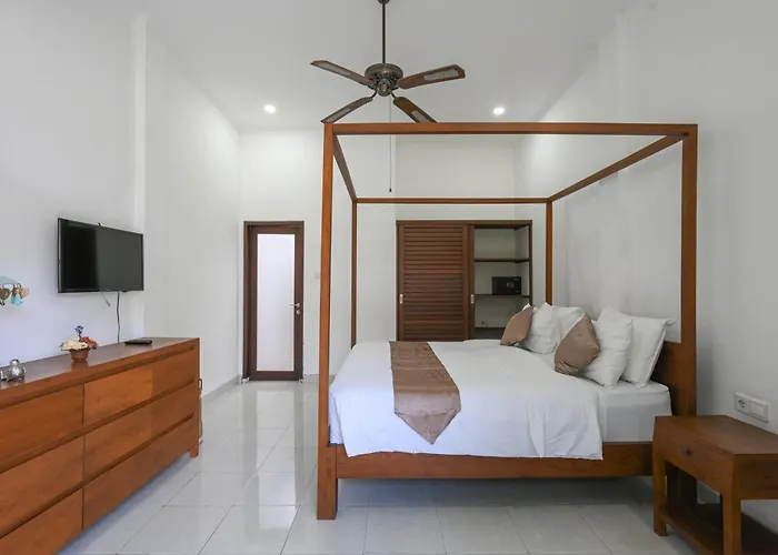 Rumah Kedua - 3 Bedrooms , Villa