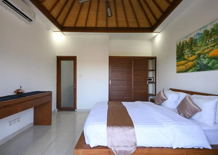 Rumah Kedua - 3 Bedrooms , Seminyak