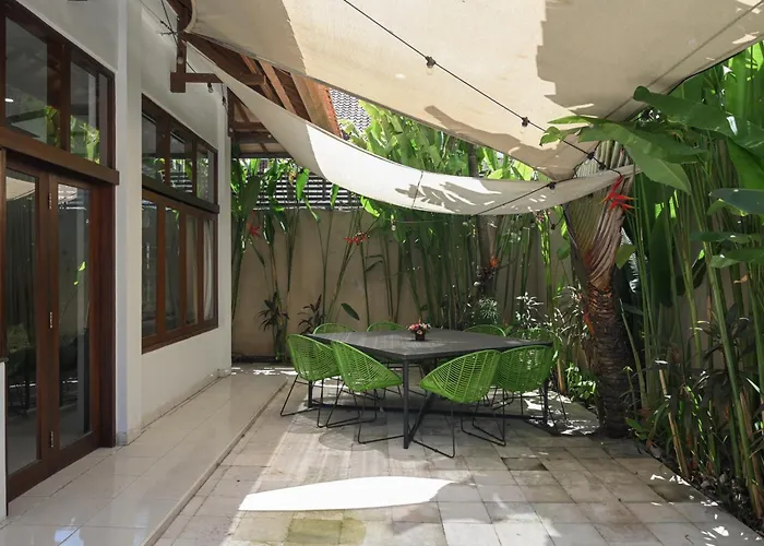 Rumah Kedua - 3 Bedrooms , Villa Seminyak