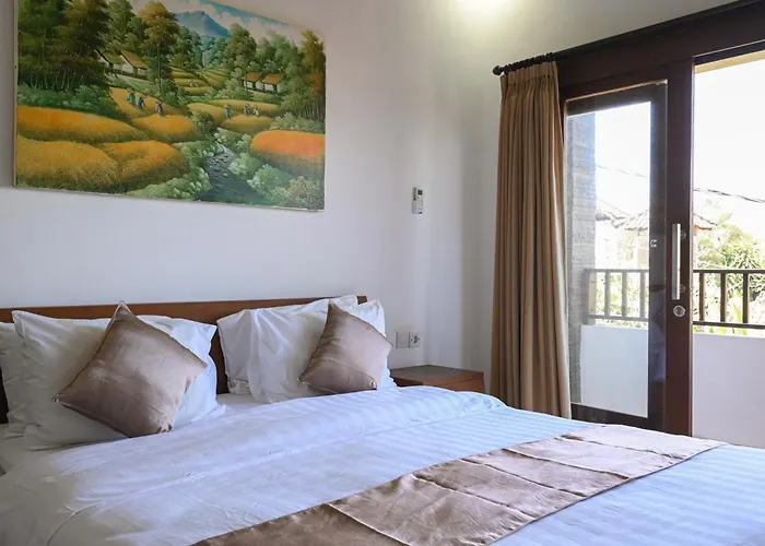 Villa Rumah Kedua - 3 Bedrooms , *